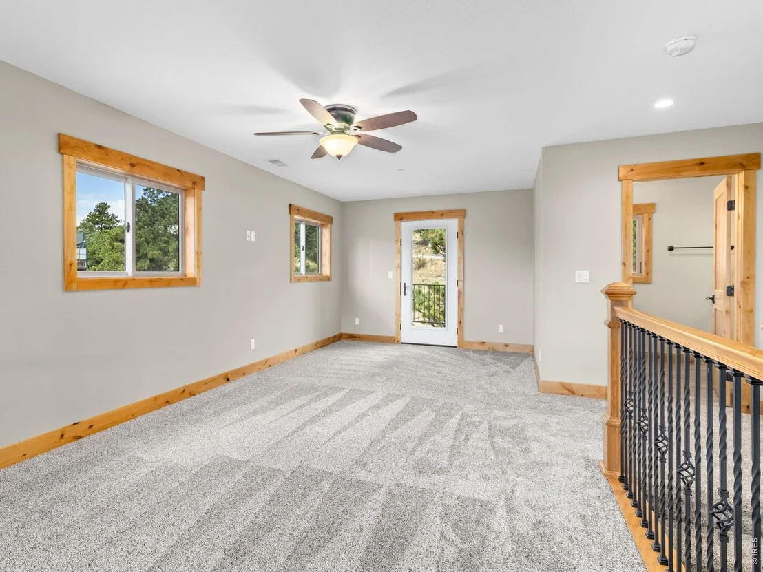 Photo of 659 Peak View Dr