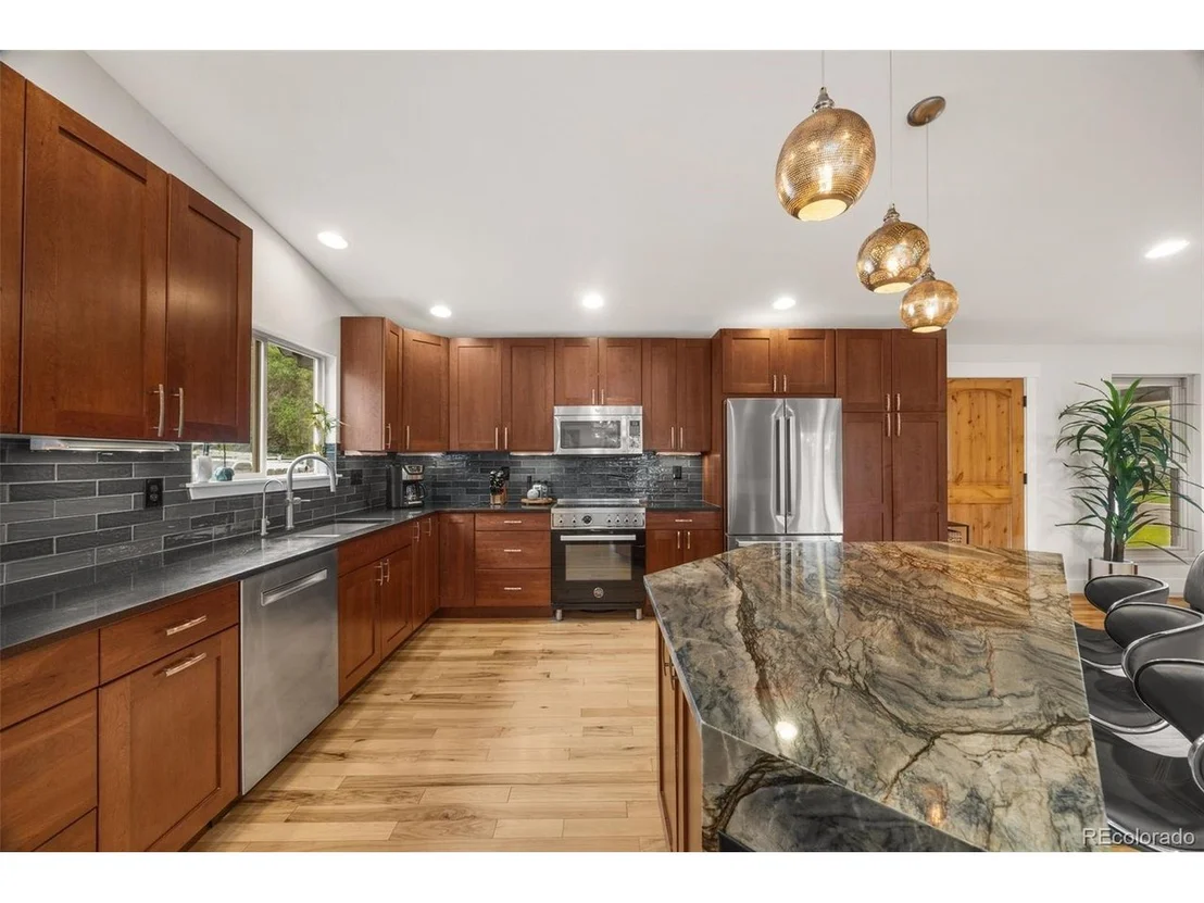 Photo of 102 Jackson Cir