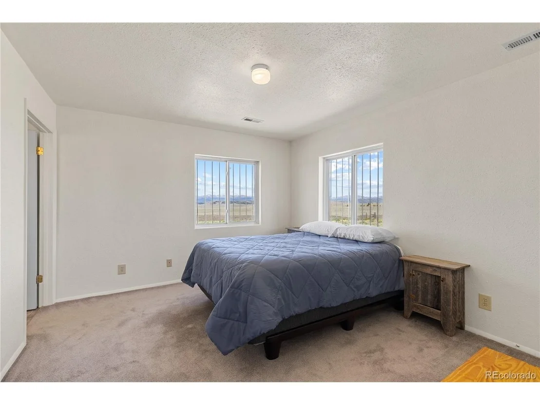 Photo of 1421 Larimer Rd