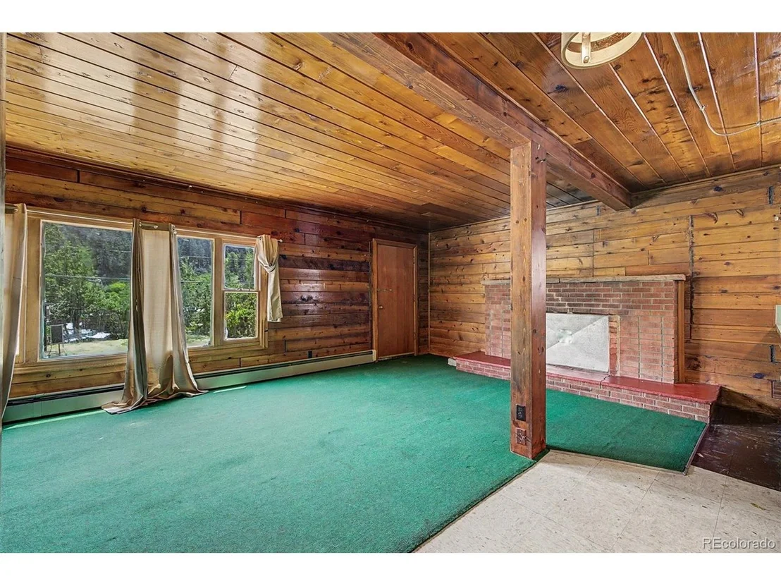 Photo of 176 Artesian Dr