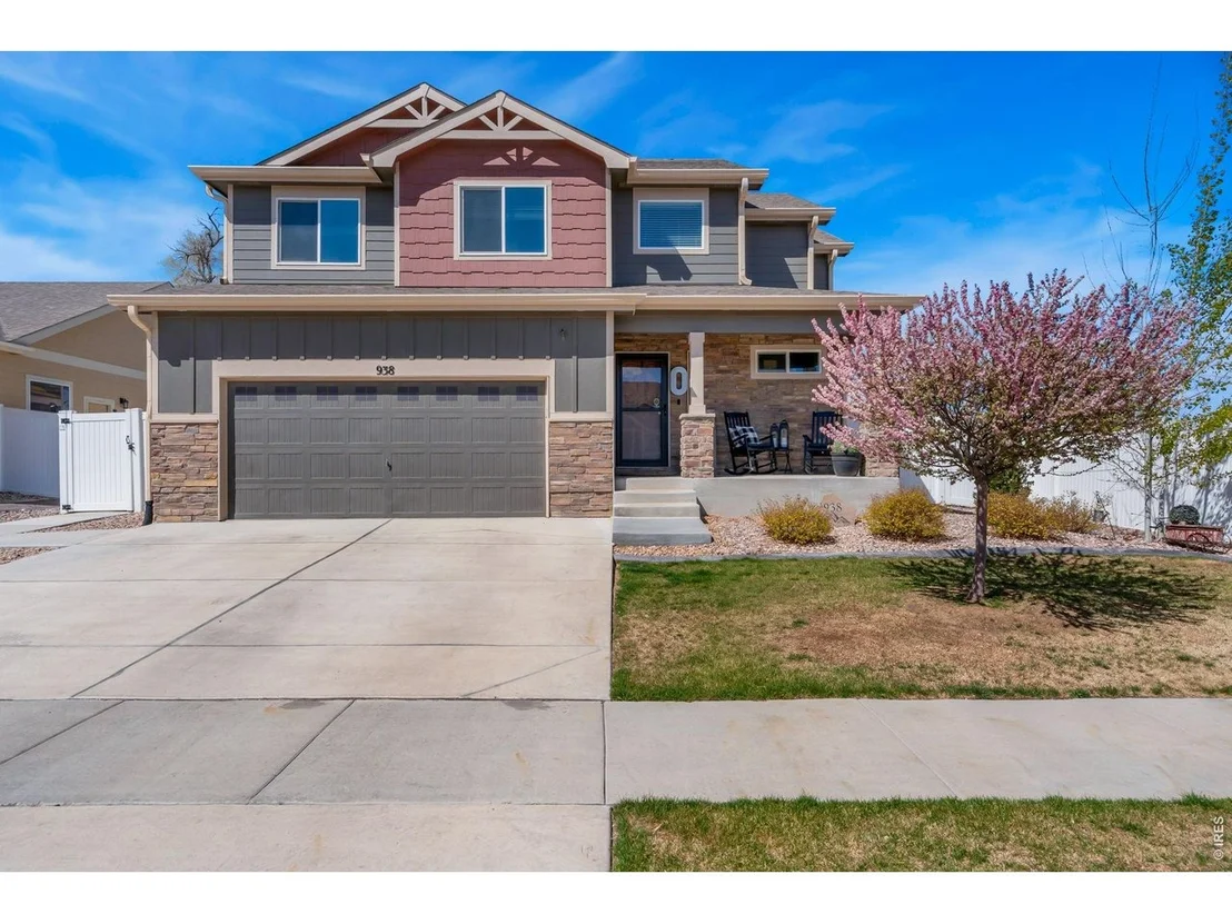 Photo of 938 Scotch Pine Dr
