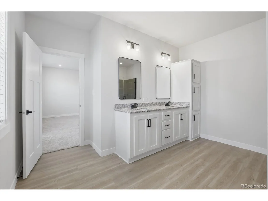 Photo of 378 Bluffs Dr