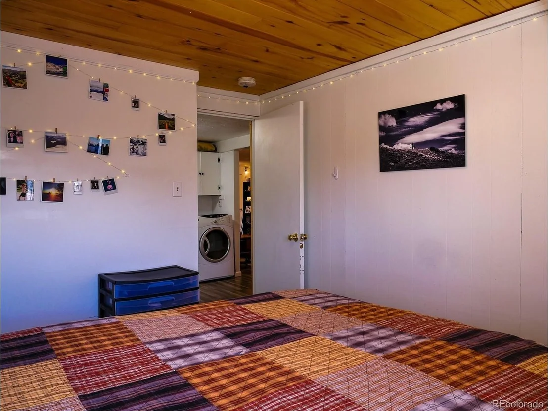 Photo of 541 W 7th St