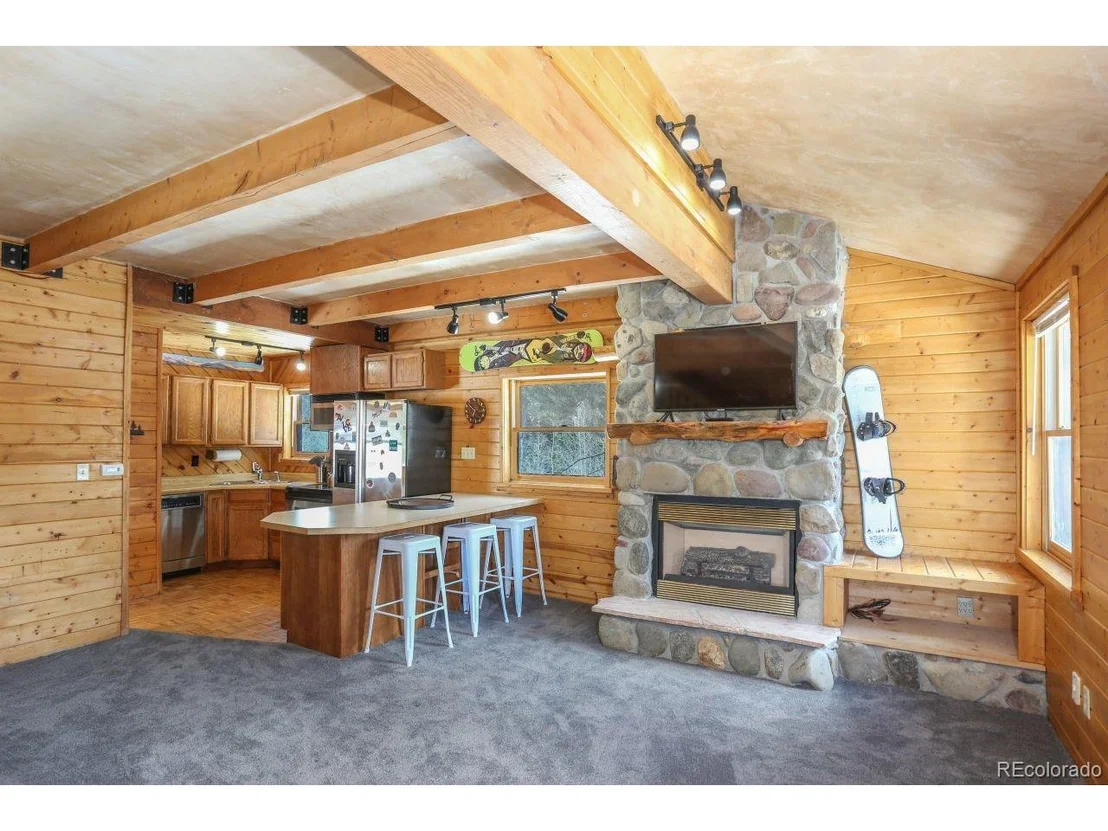 Photo of 390 Crown Dr