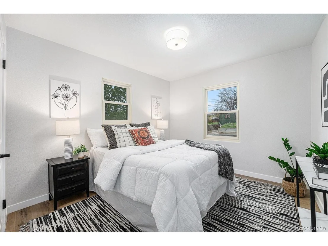 Photo of 5491 Lowell Blvd