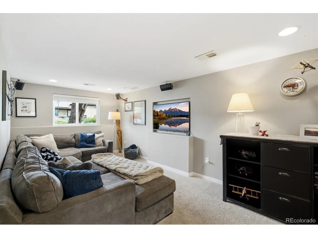 Photo of 7861 Robin Ln
