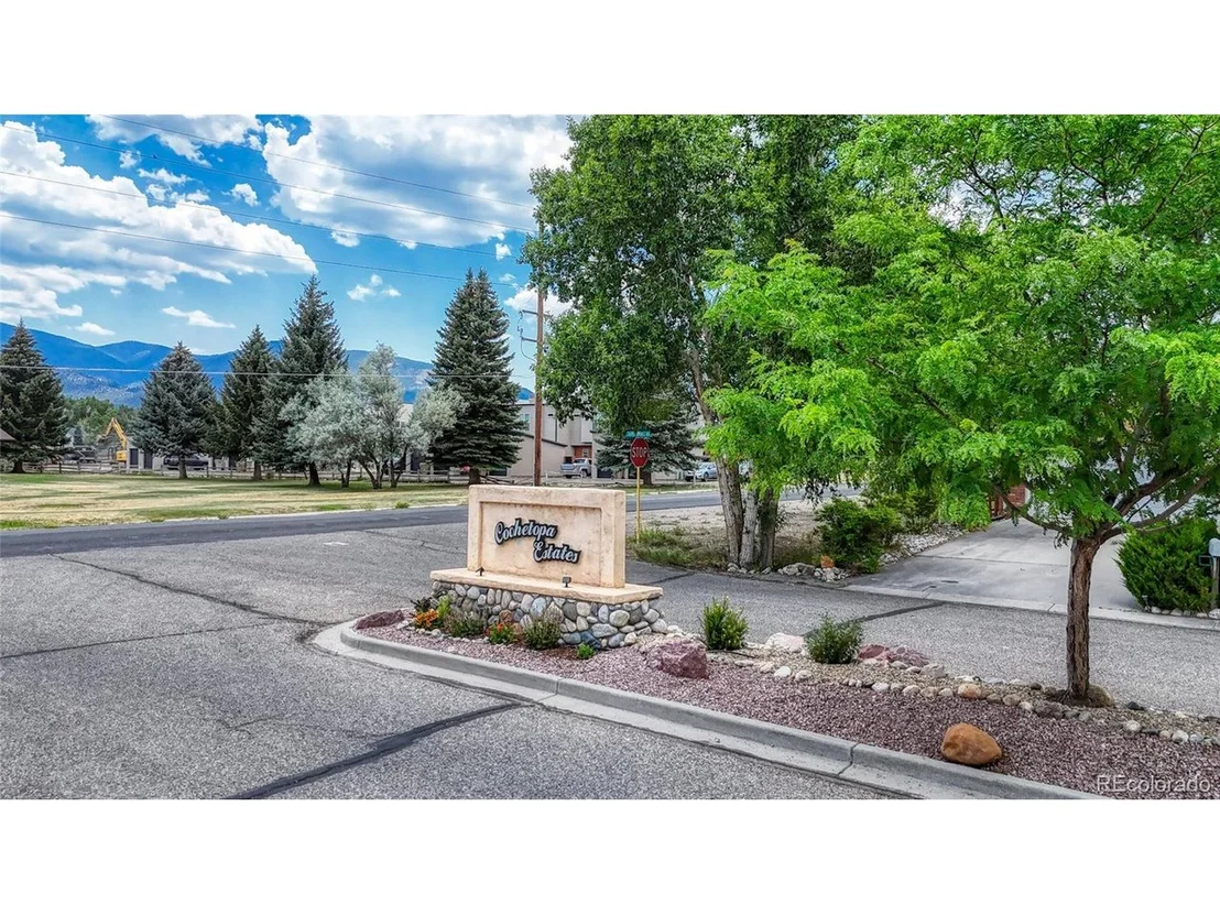 Photo of 1 Silver Spruce Dr