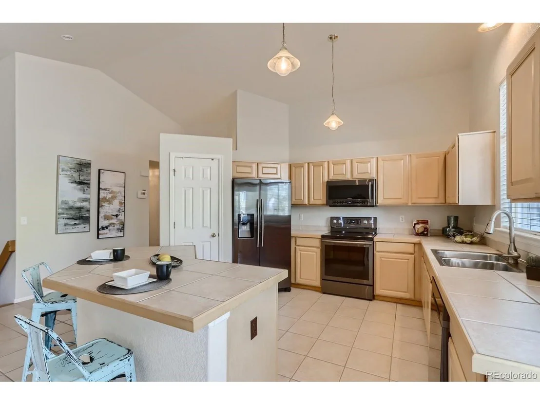 Photo of 738 Sandpoint Dr