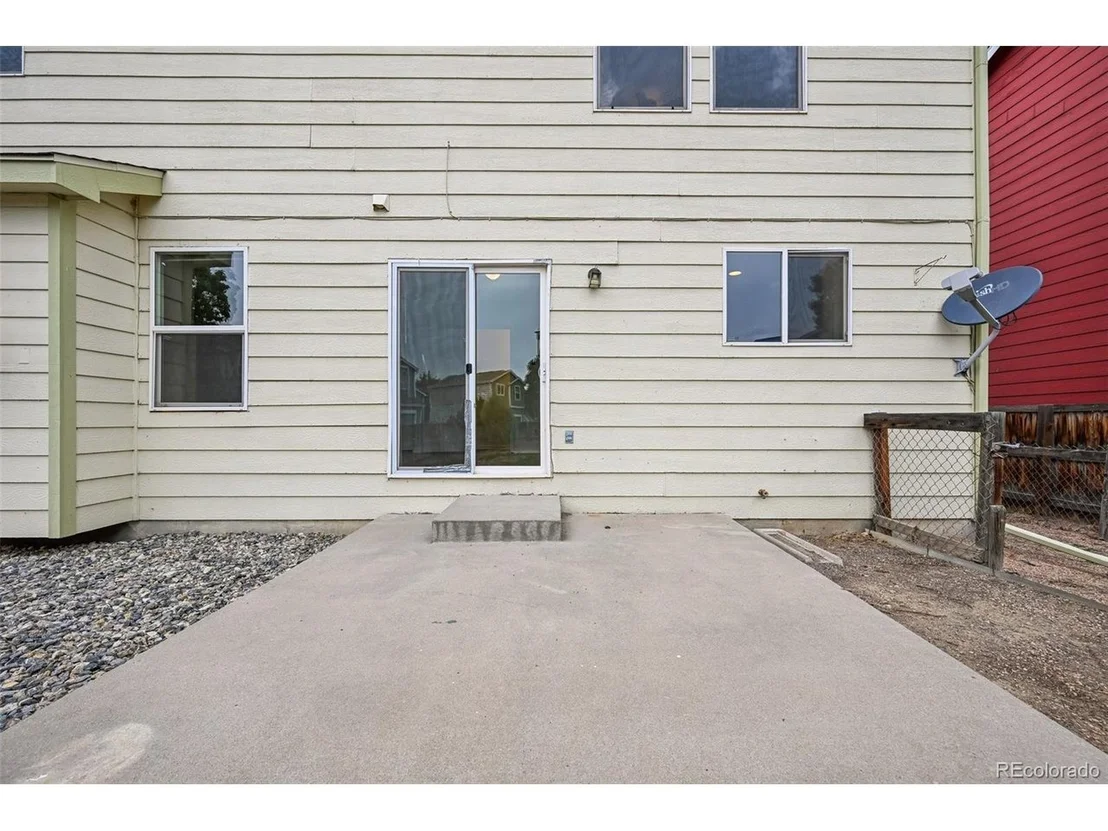 Photo of 1058 Oriole Cir