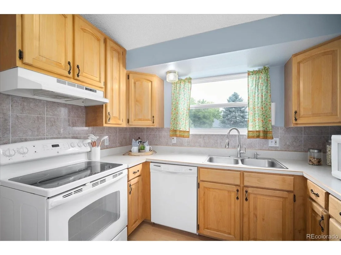 Photo of 16238 E Exposition Dr