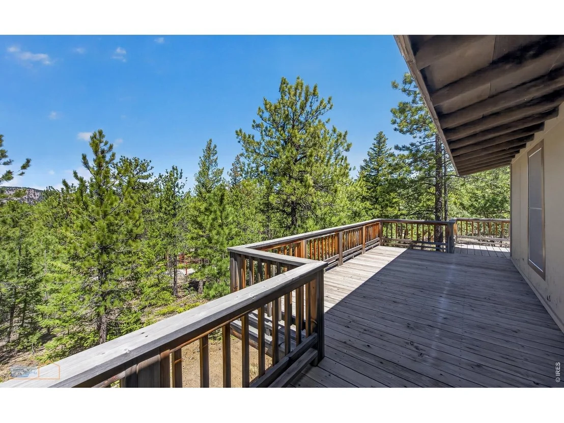 Photo of 942 Spruce Dr