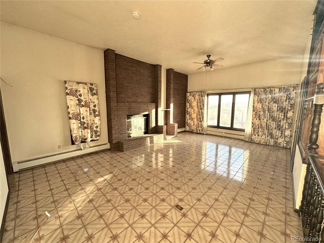 Photo of 6861 Oberon Rd