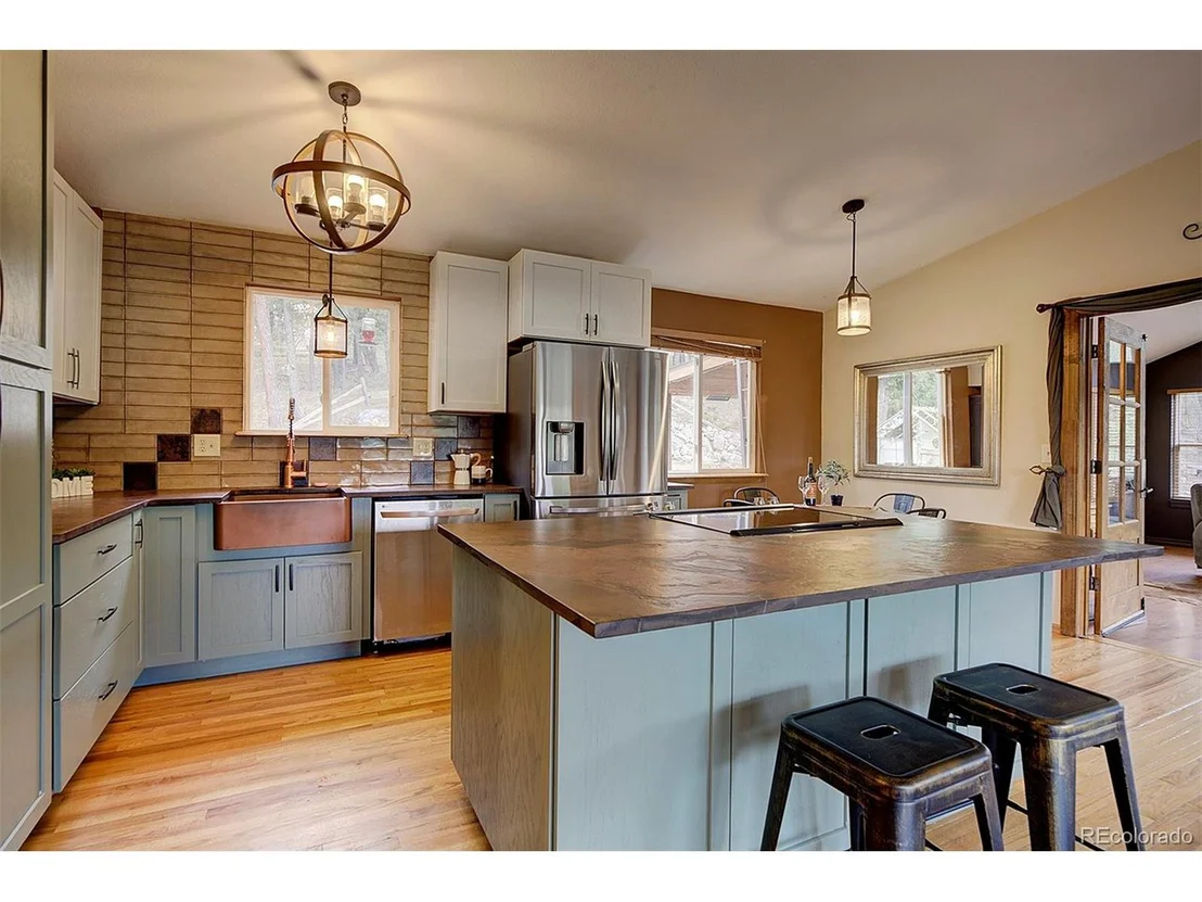 Photo of 32 Aspen Dr