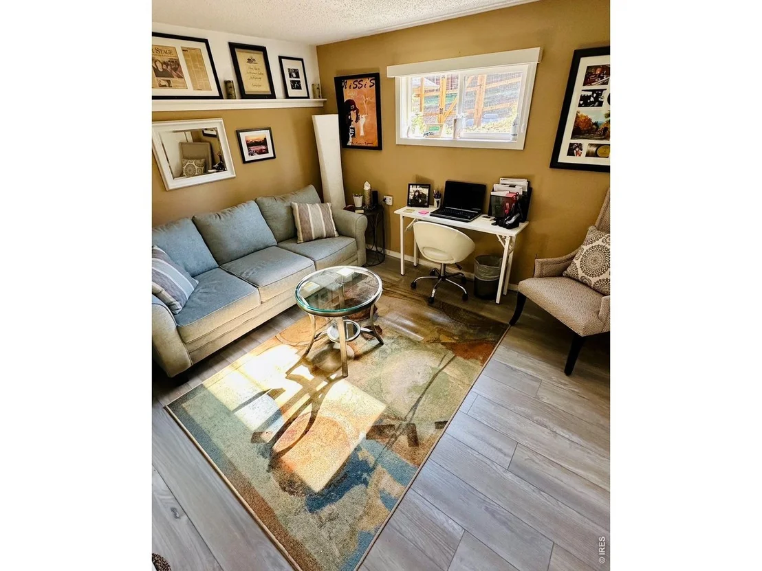 Photo of 820 Riverside Dr