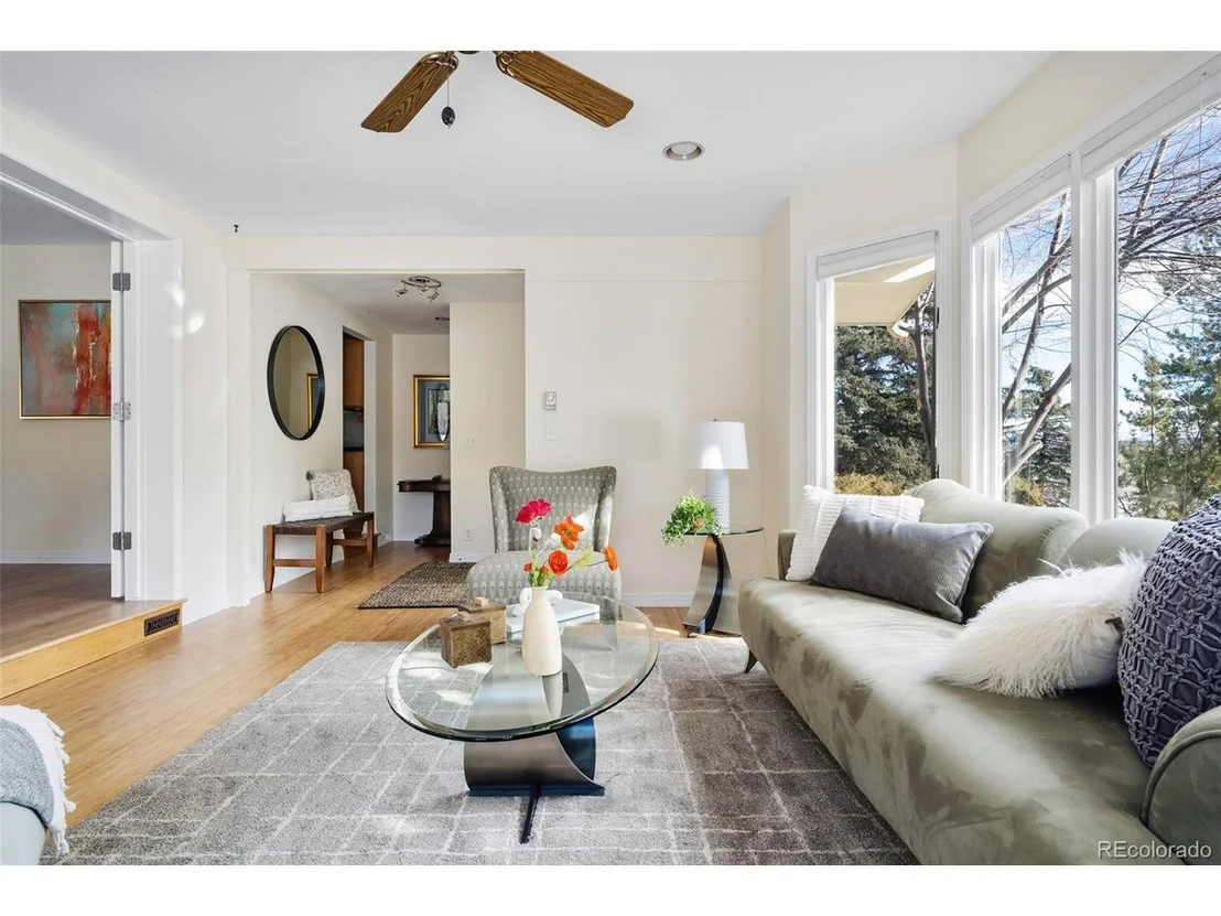Photo of 6843 Fairview Dr