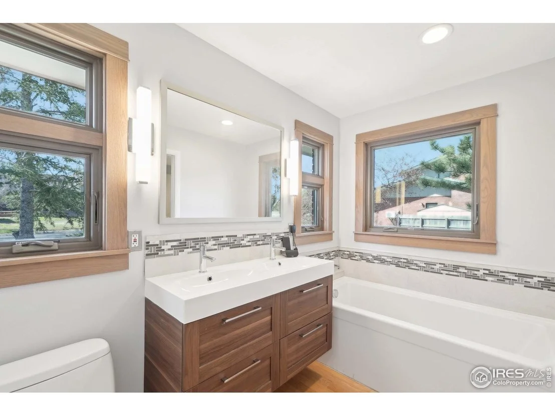 Photo of 803 Laurel Ave