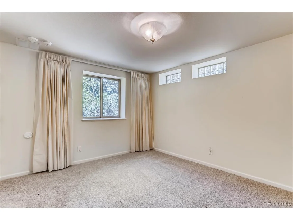 Photo of 25 Lake View Dr