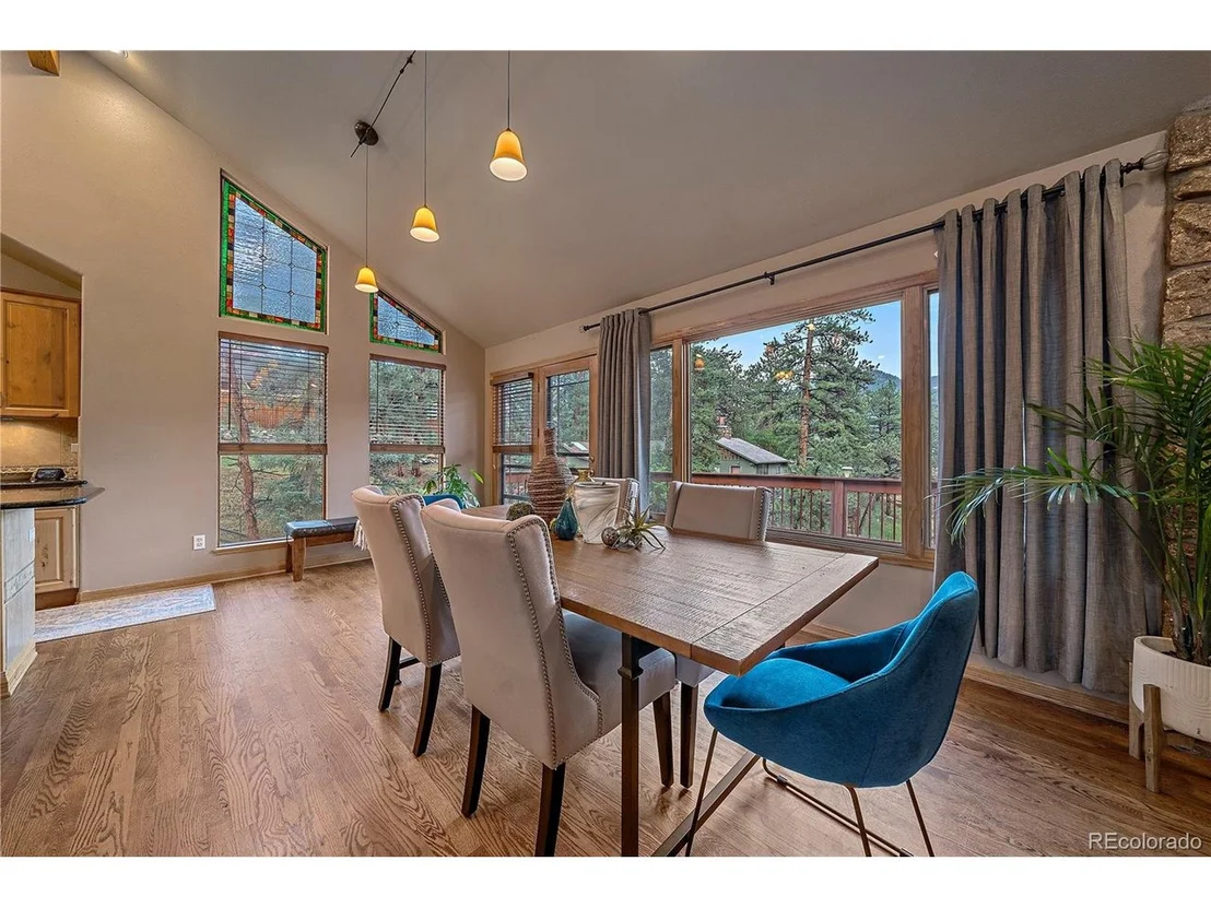 Photo of 28384 Kinnikinnick Rd