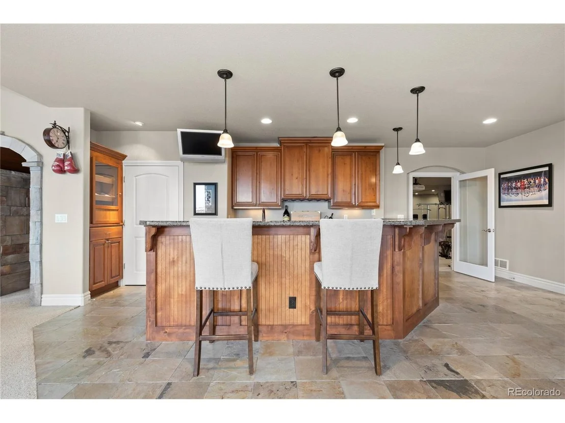 Photo of 8737 Ridgepoint Dr