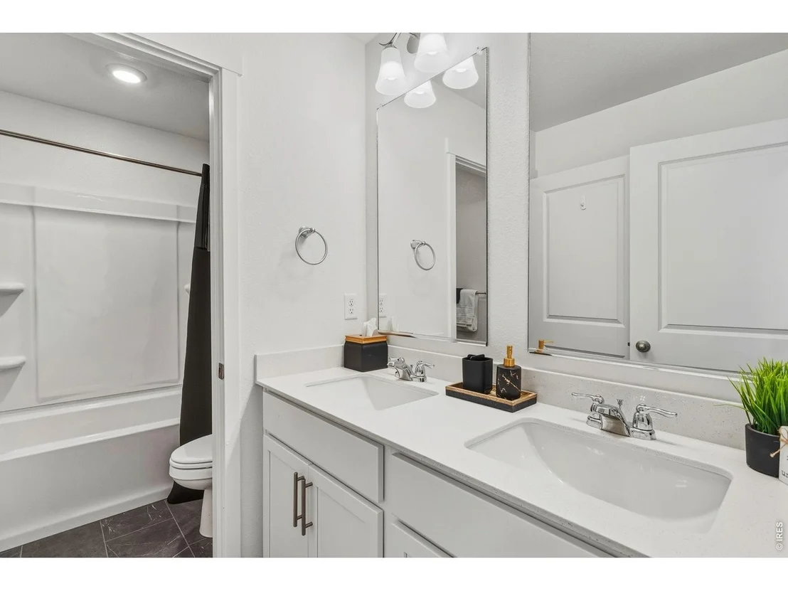Photo of 438 Bluebird Rd