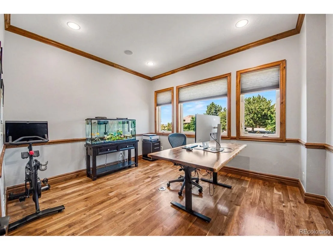 Photo of 15501 Fairway Dr