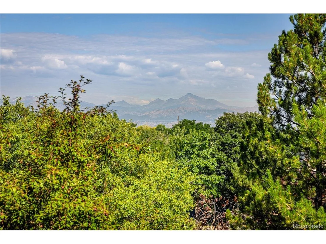 Photo of 2437 Waneka Lake Trl