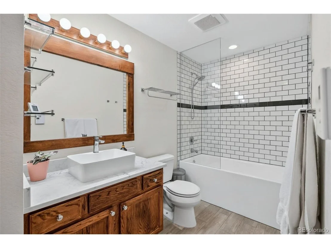 Photo of 54 Lakeview Dr