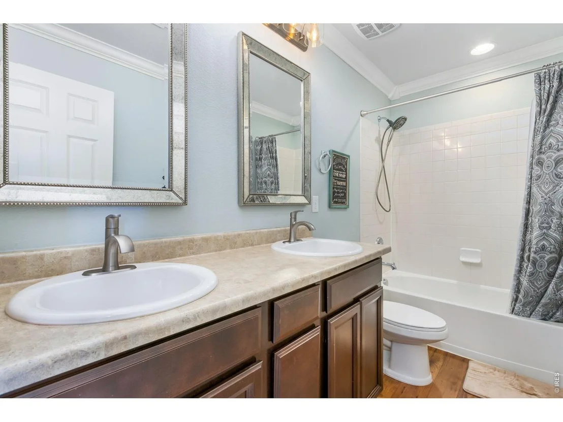 Photo of 6772 Rainier Rd