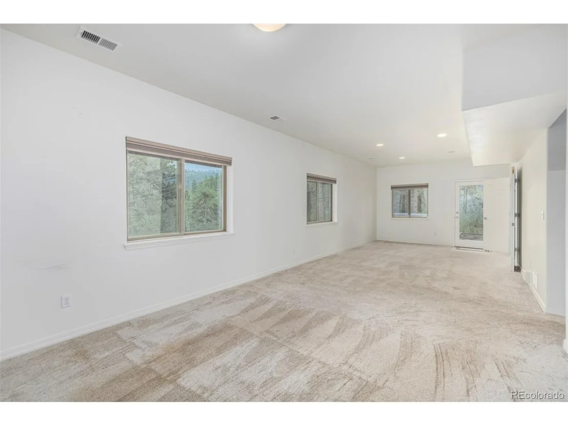Photo of 6955 Sprucedale Park Way