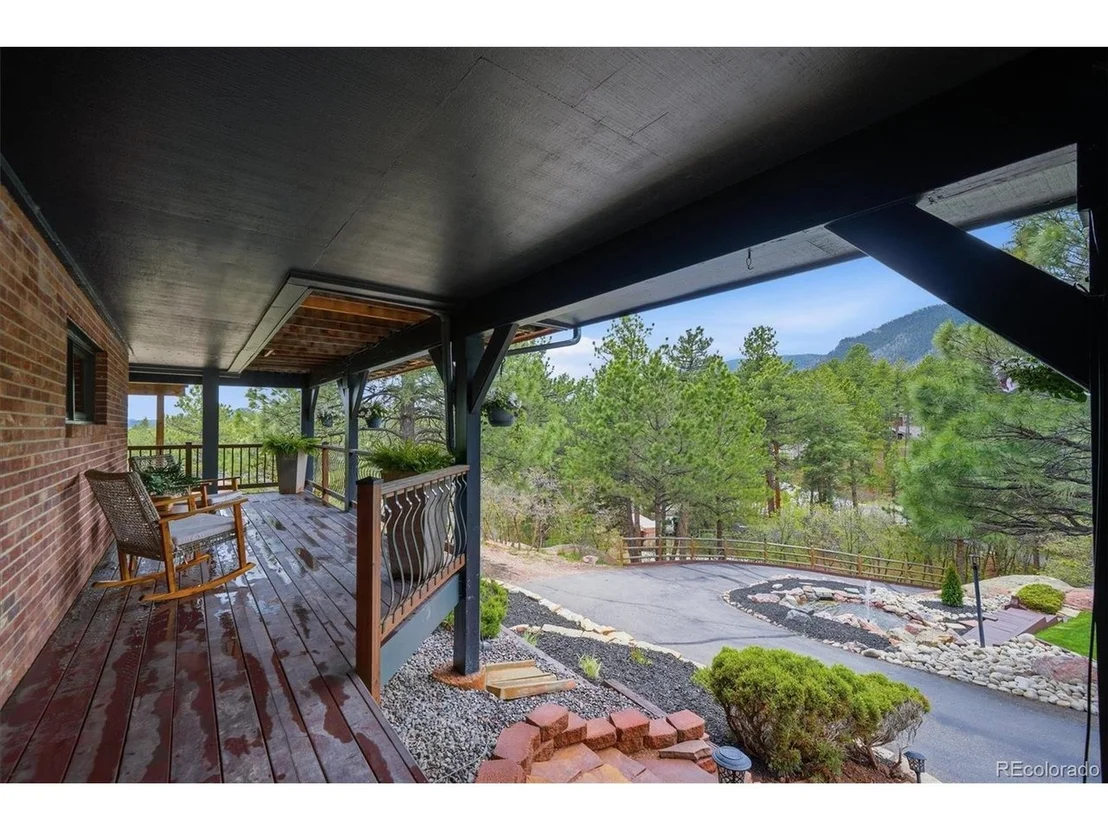Photo of 6195 Apache Dr