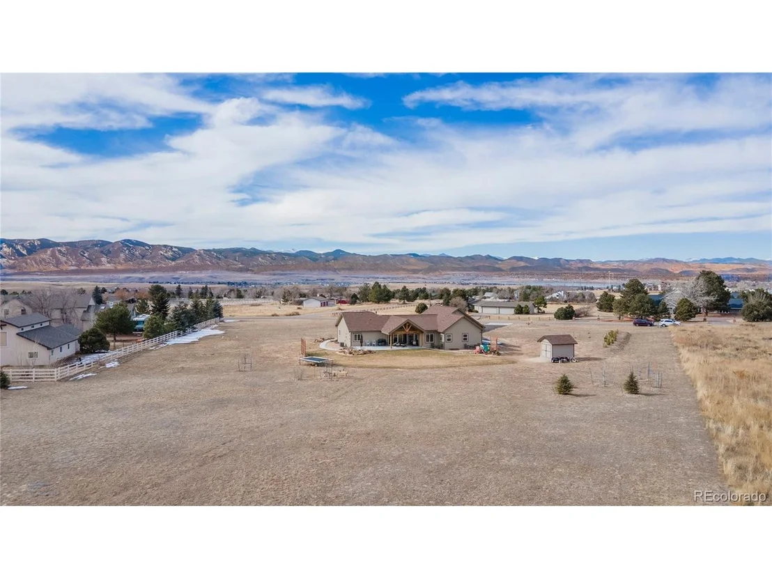 Photo of 6798 Lakeside Cir