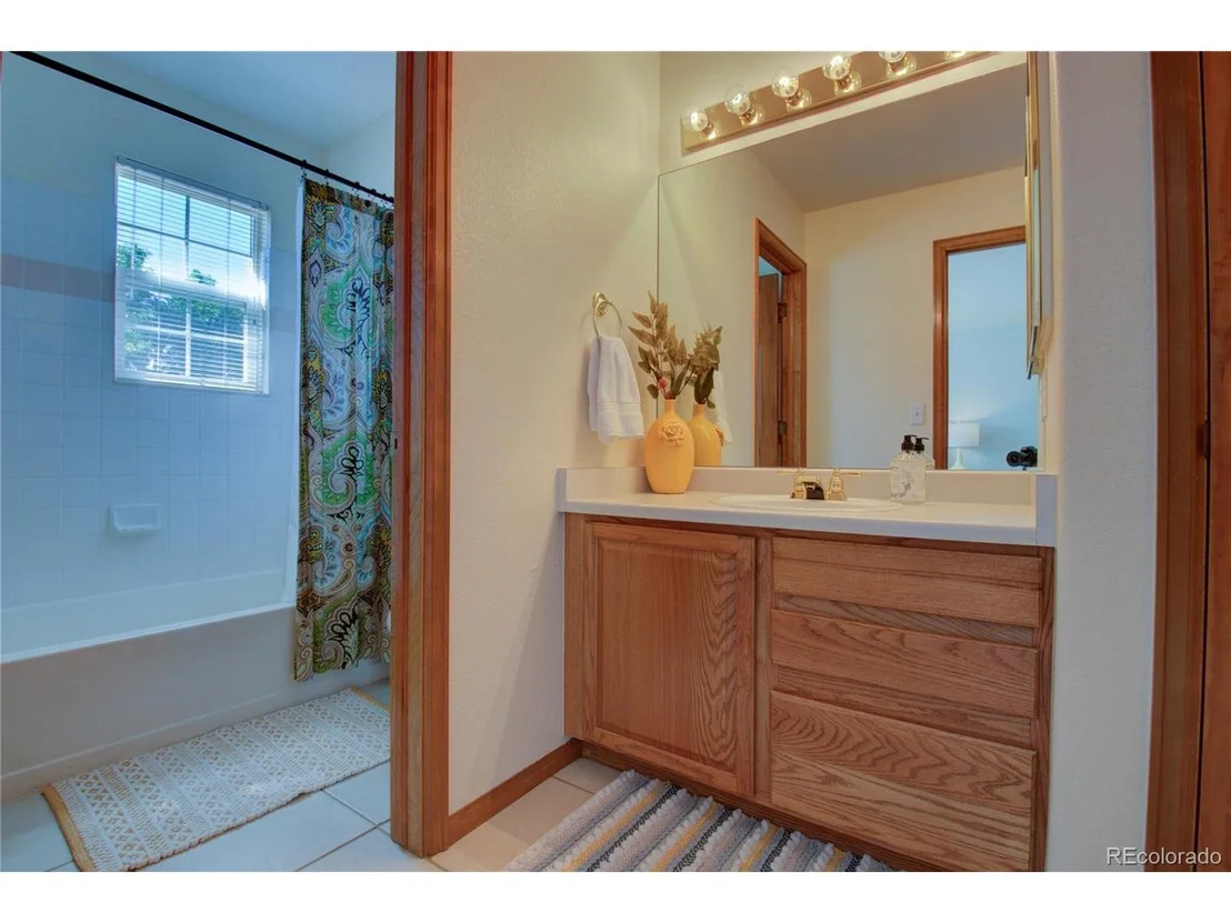 Photo of 646 Clarendon Dr