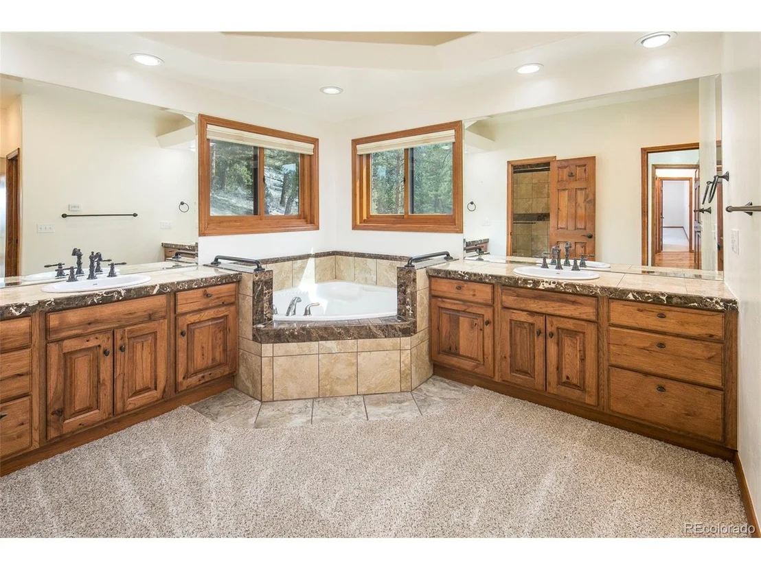Photo of 25811 Rampart Ln
