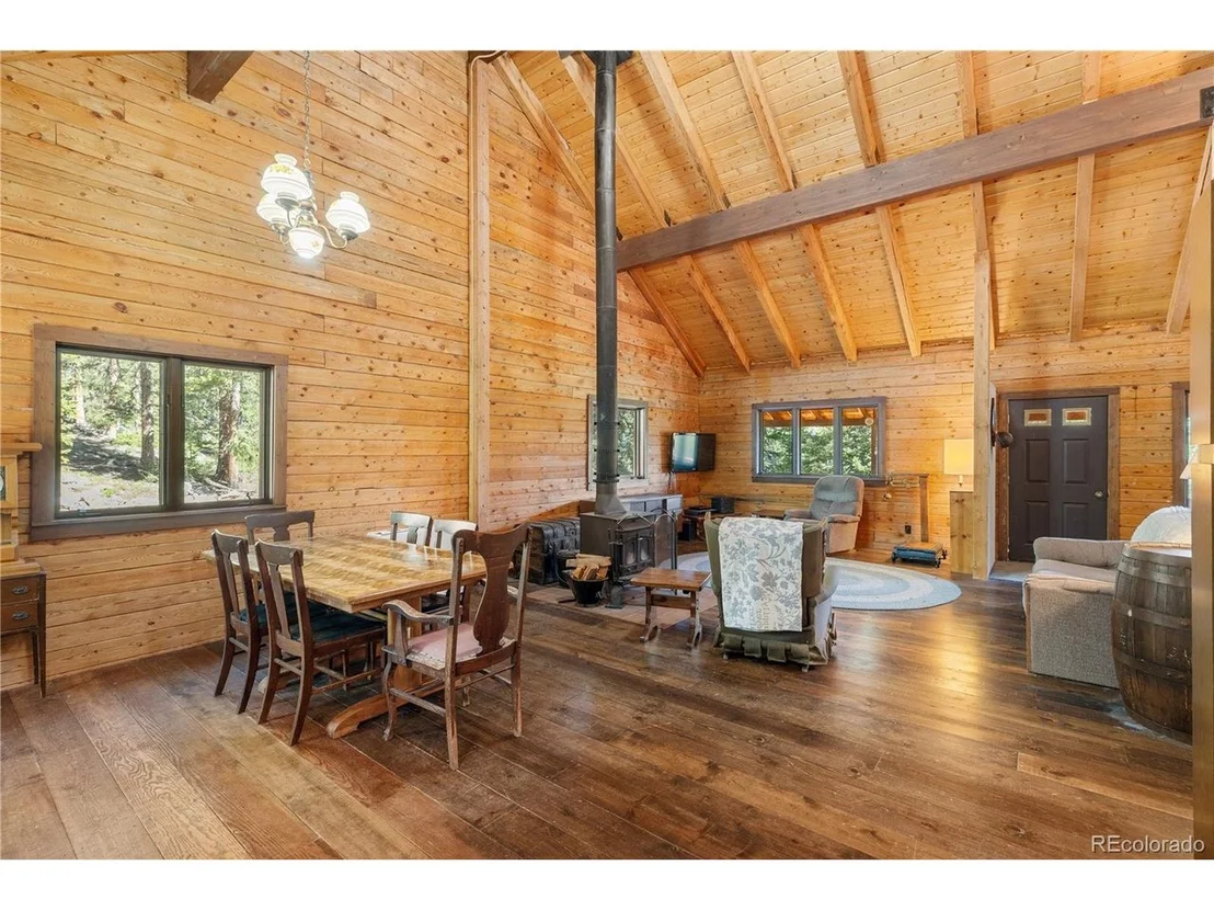 Photo of 424 Dry Gulch Rd