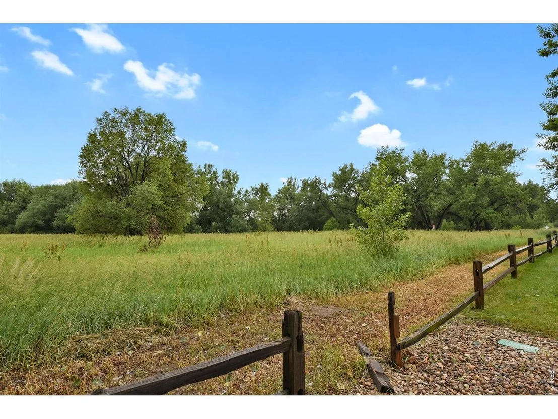 Photo of Unit D at 1118 Centaur Cir