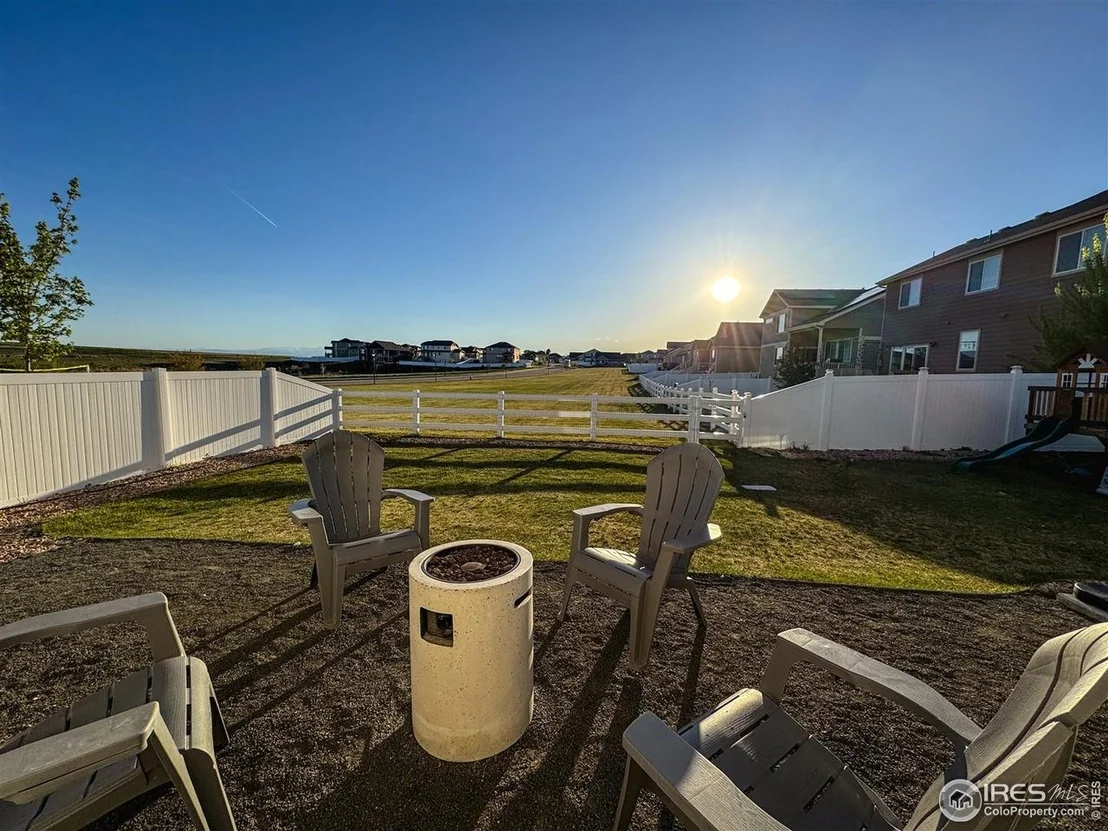 Photo of 985 Axis Dr