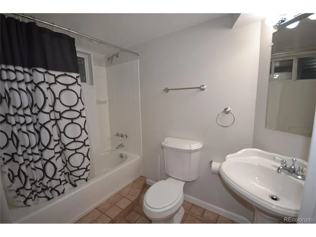 Photo of 6883 Oak Way