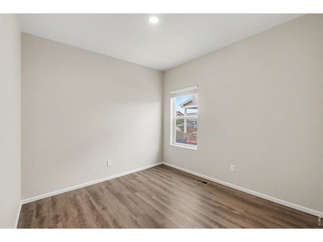 Photo of 7253 Ellingwood Ave