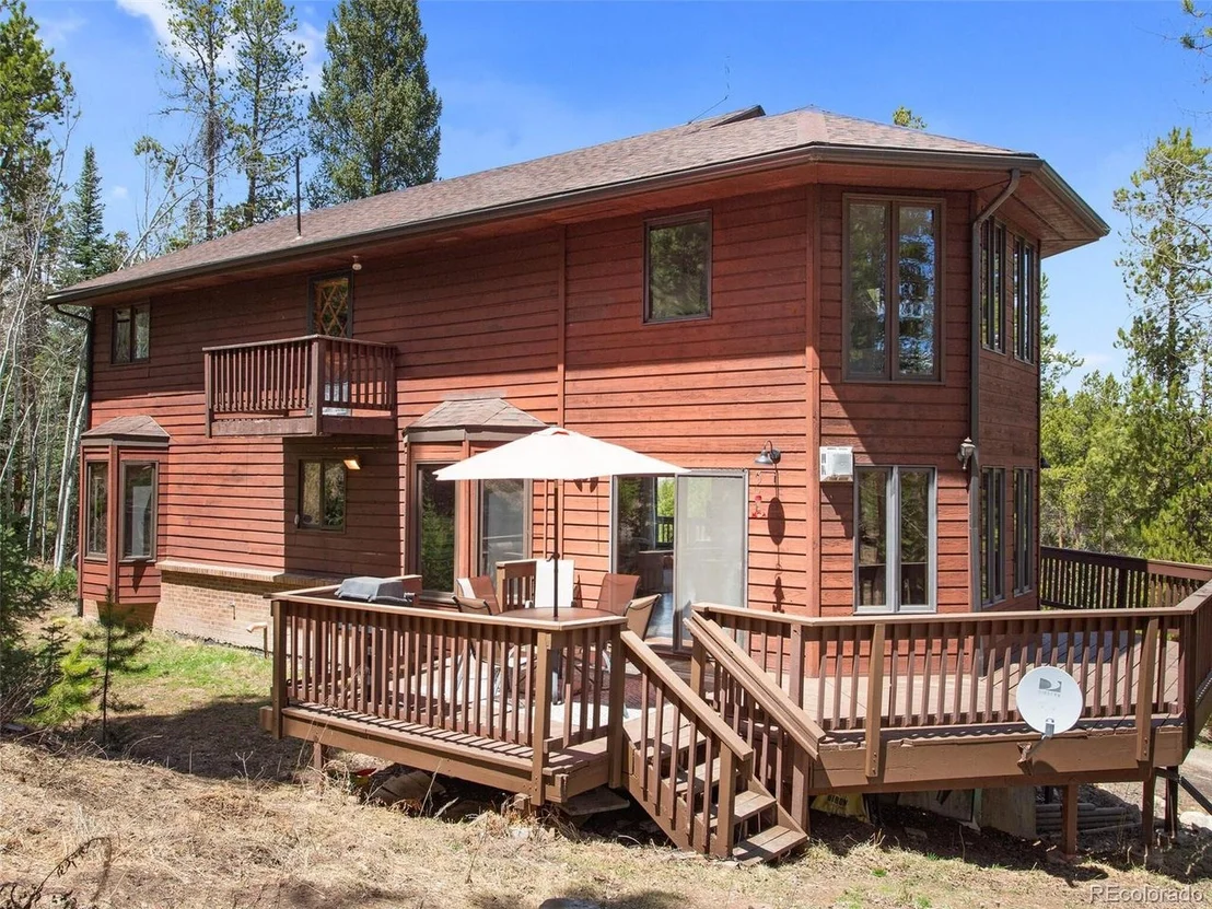 Photo of 400 Golden Dr