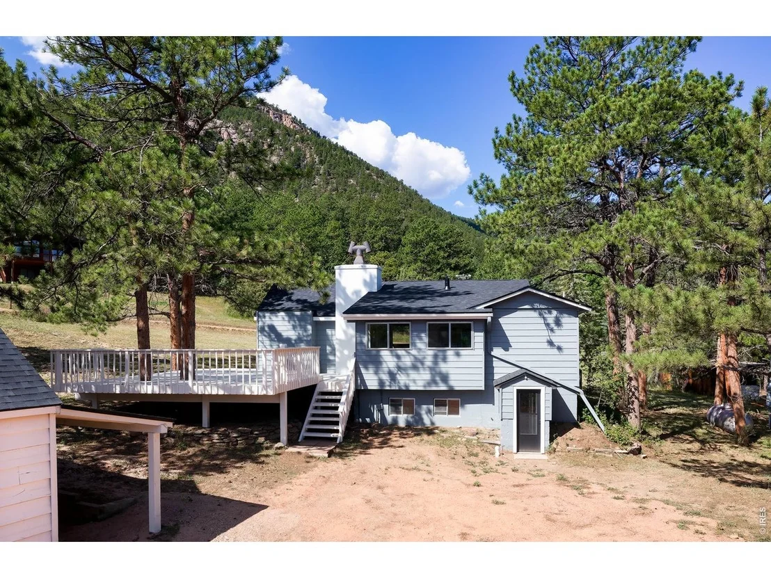 Photo of 465 Deer Ln