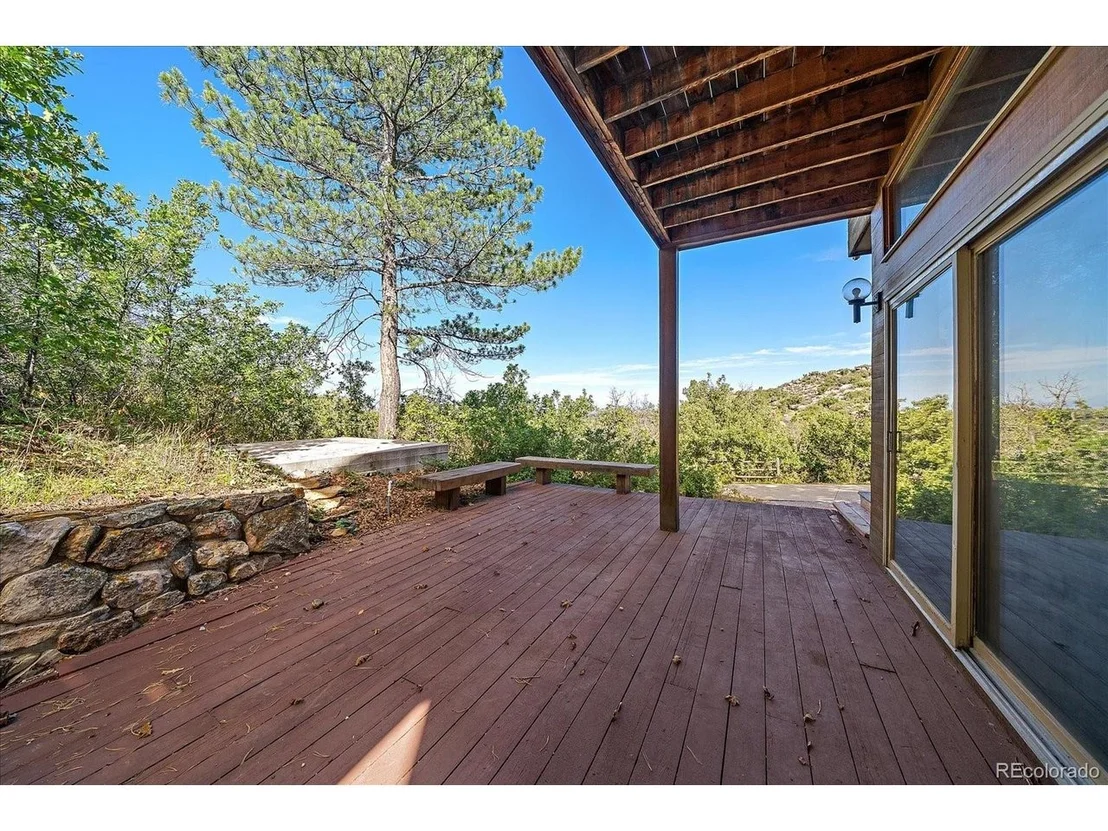 Photo of 560 Valley Rd