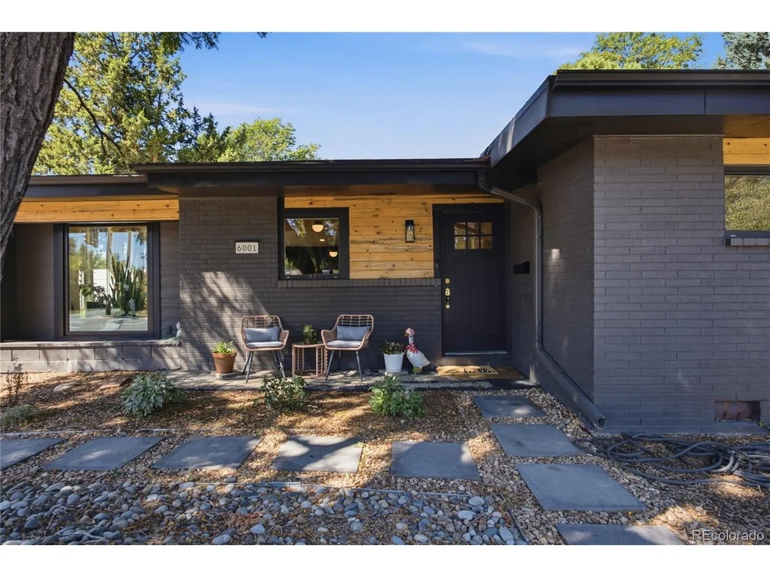 Photo of 6001 Carr St