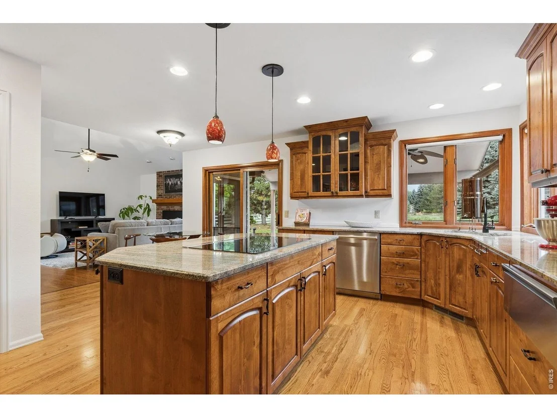 Photo of 6852 Peppertree Dr