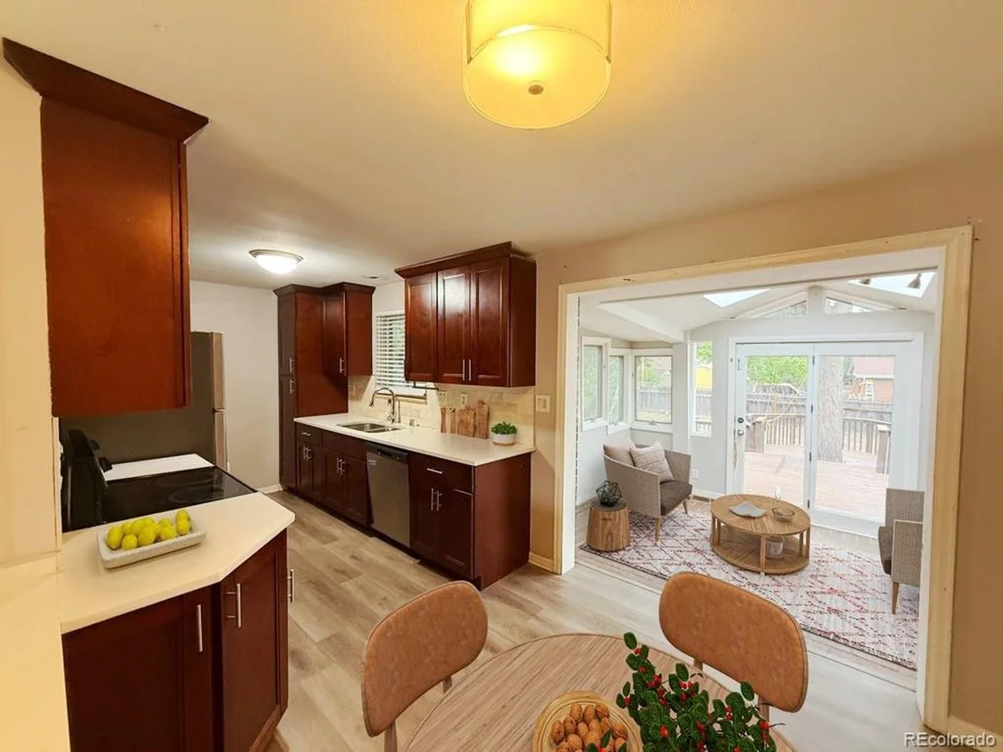 Photo of 562 W Easter Ave