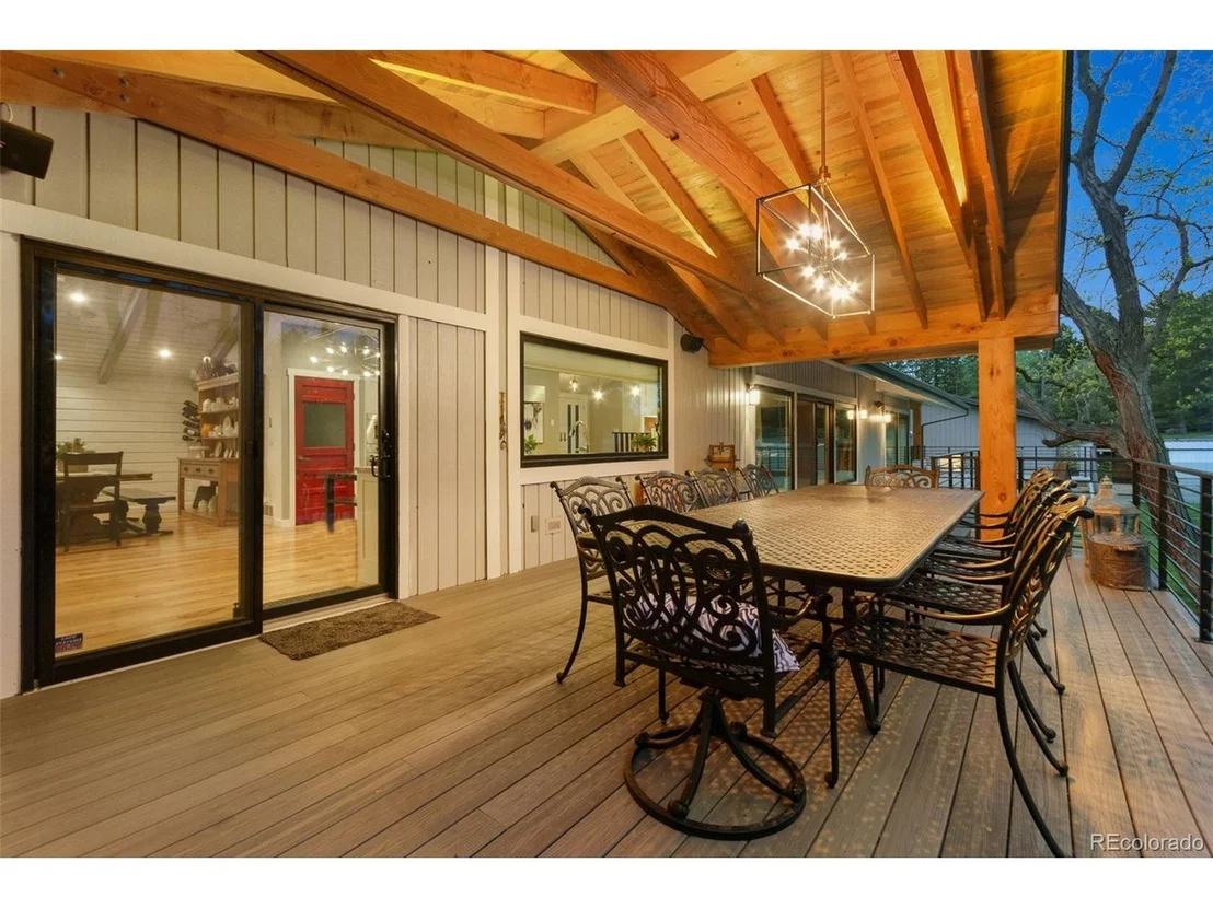 Photo of 620 Front Range Rd