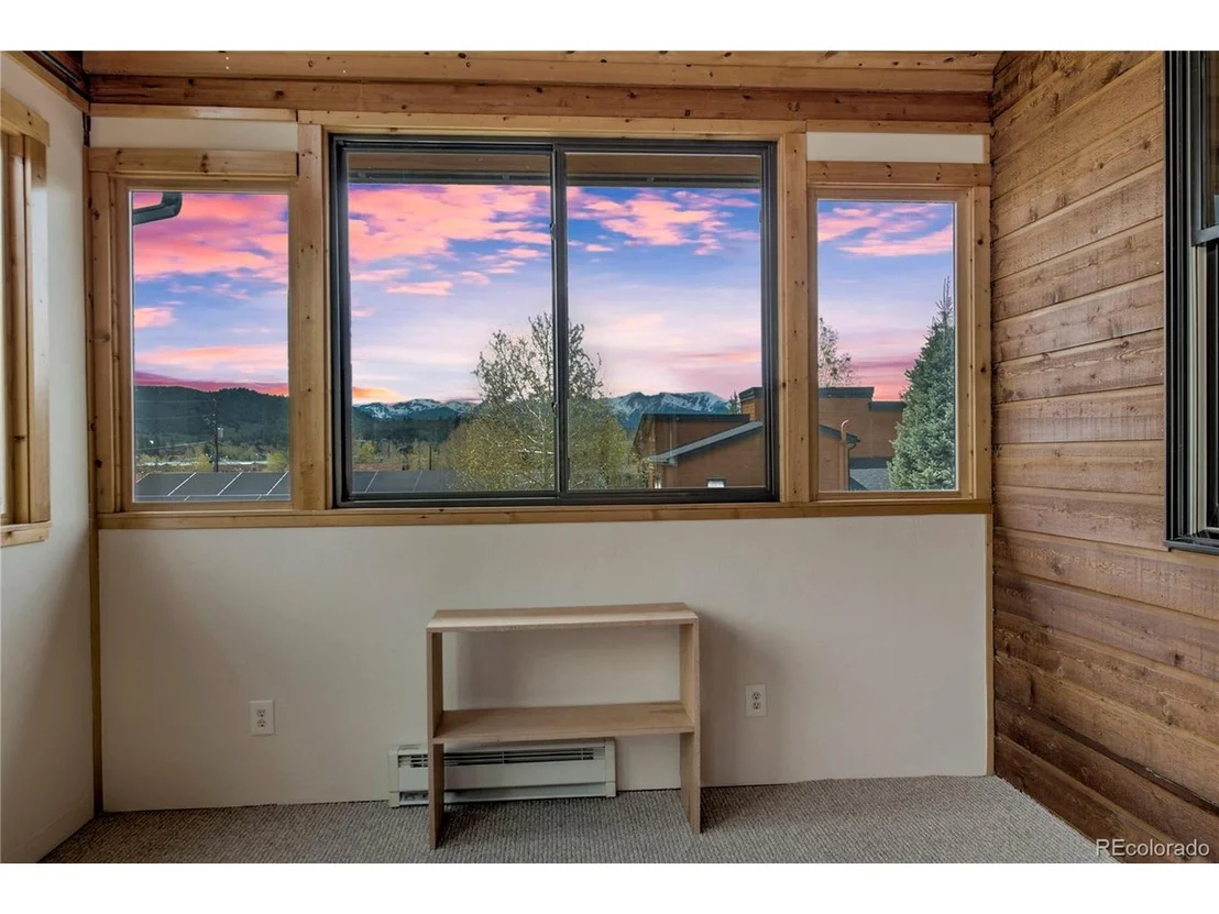 Photo of 196 Vail Cir