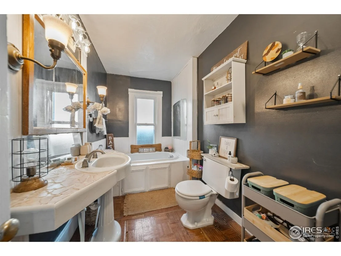 Photo of 213 W 3rd Ave
