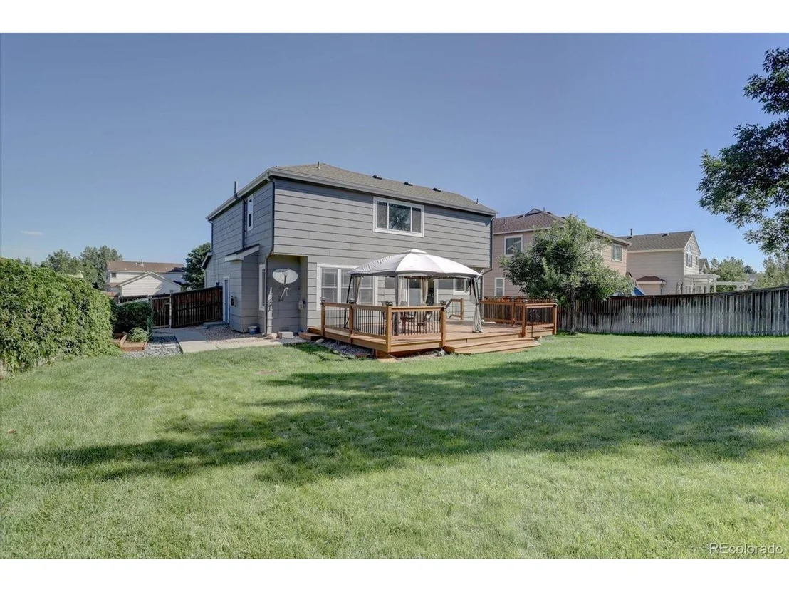 Photo of 15930 Hedgeway Dr