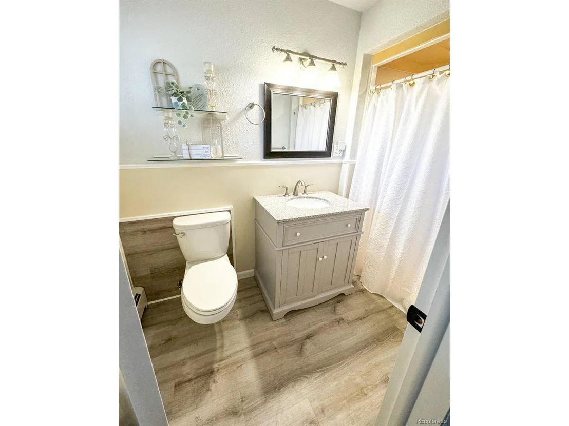 Photo of 111 Juniper Dr