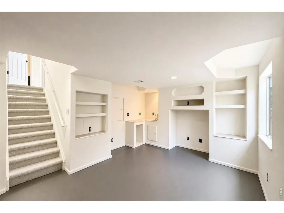 Photo of 1104 Fall River Cir